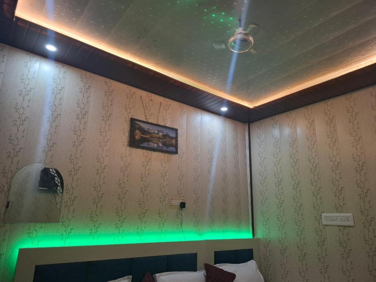 Hotel Sgh Subhadra Guest House Ayodhya Dış mekan fotoğraf