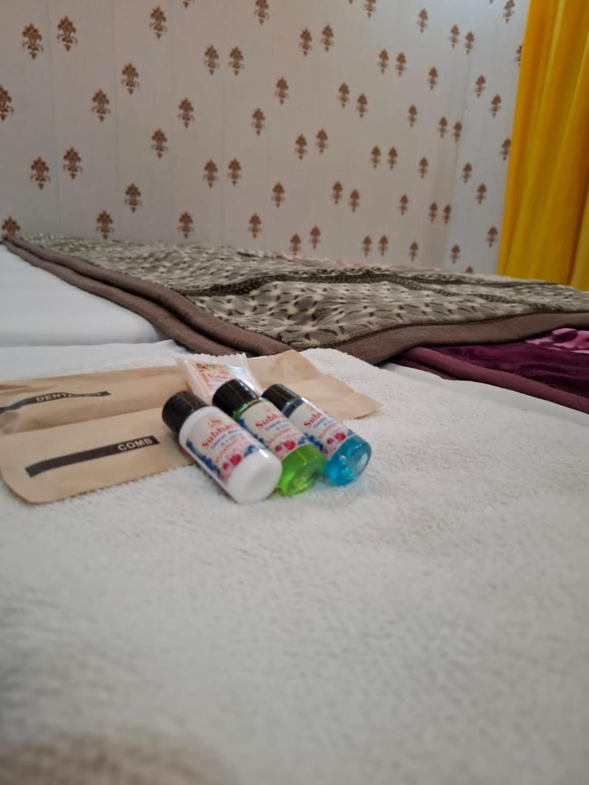 Hotel Sgh Subhadra Guest House Ayodhya Dış mekan fotoğraf