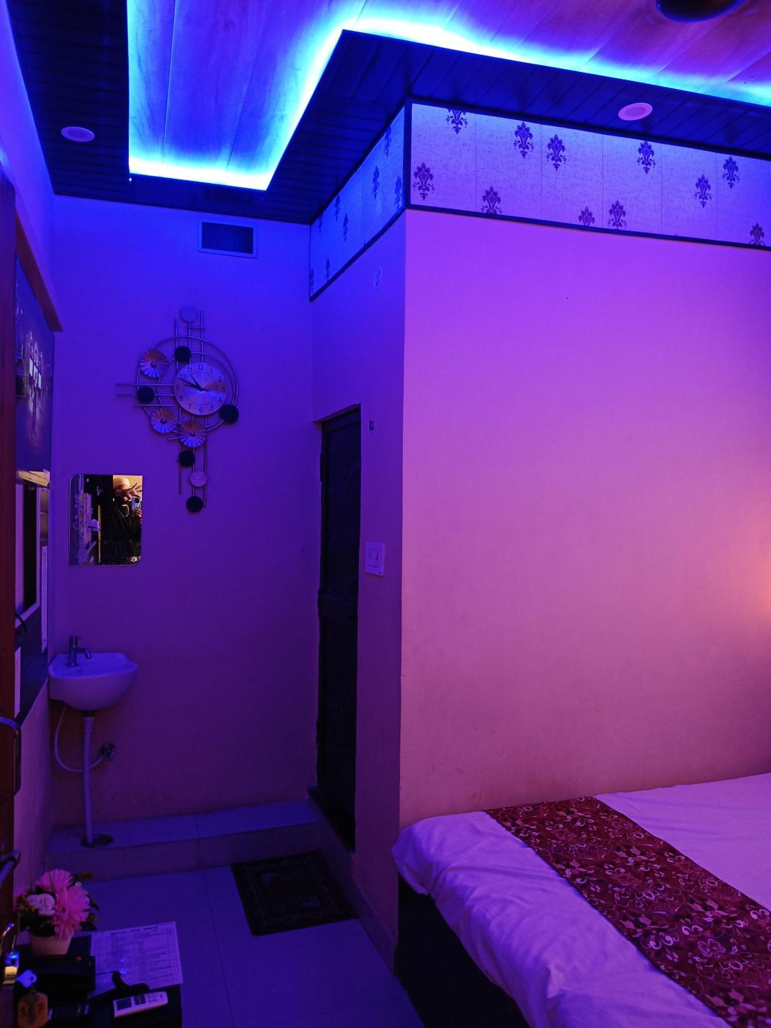 Hotel Sgh Subhadra Guest House Ayodhya Dış mekan fotoğraf
