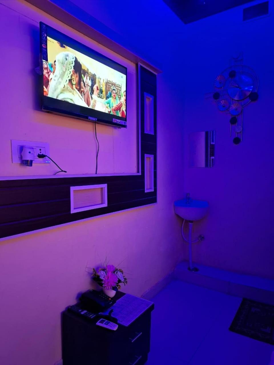Hotel Sgh Subhadra Guest House Ayodhya Dış mekan fotoğraf