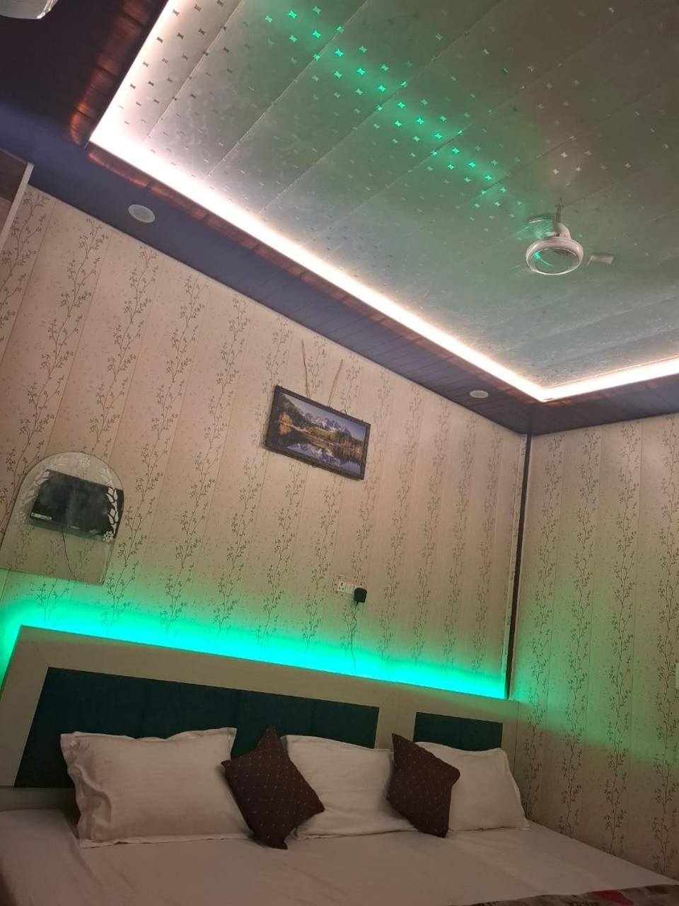 Hotel Sgh Subhadra Guest House Ayodhya Dış mekan fotoğraf