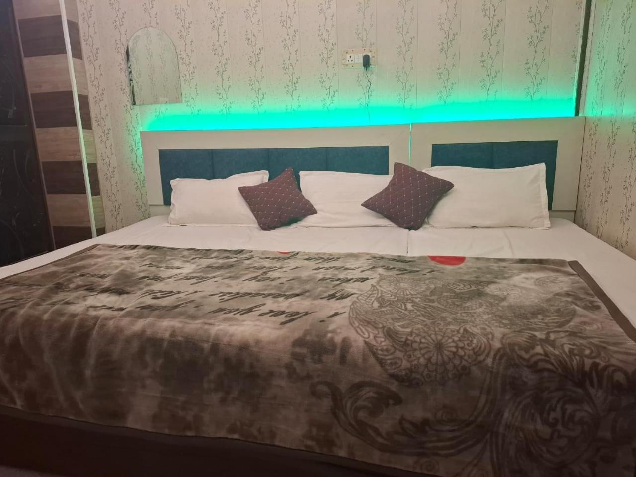 Hotel Sgh Subhadra Guest House Ayodhya Dış mekan fotoğraf